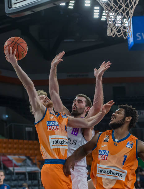 帮助他们在 帮助他们在