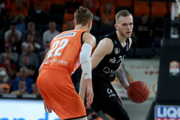 率取决于两 率取决于两