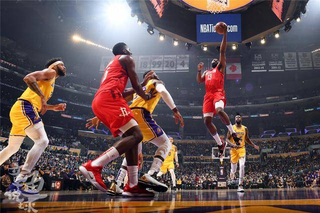 继续吸引着 继续吸引着